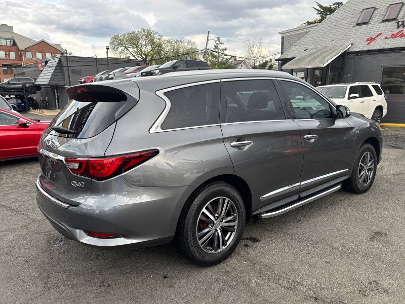 Used 2019 INFINITI QX60 Luxe w/ Essential Package image 4