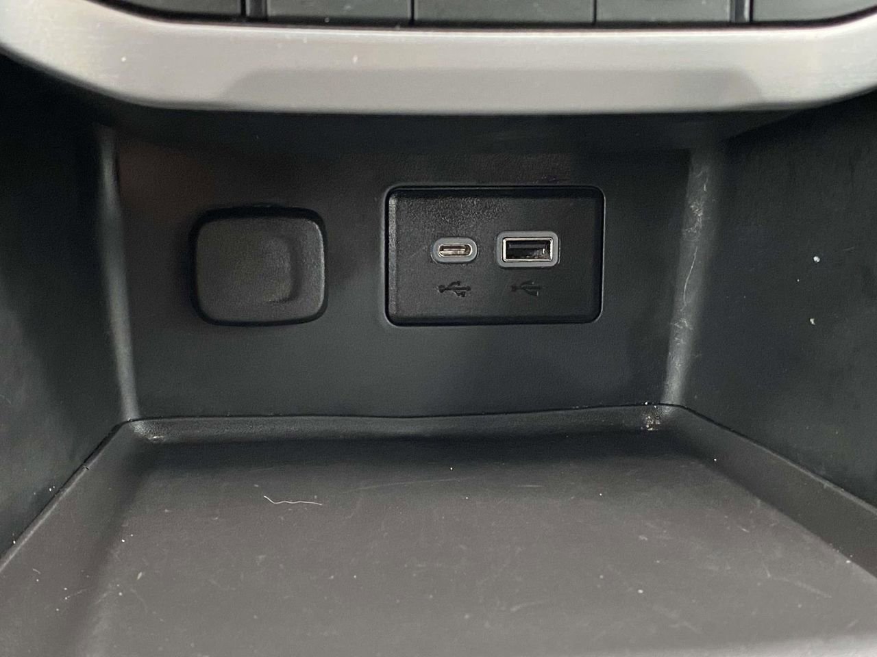 Used 2023 GMC Acadia SLE image 28