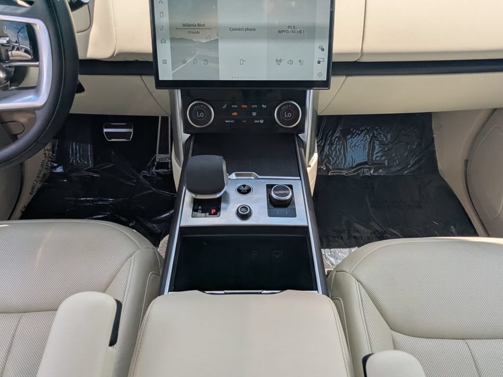 Used 2023 Land Rover Range Rover SE AWD/4WD image 6