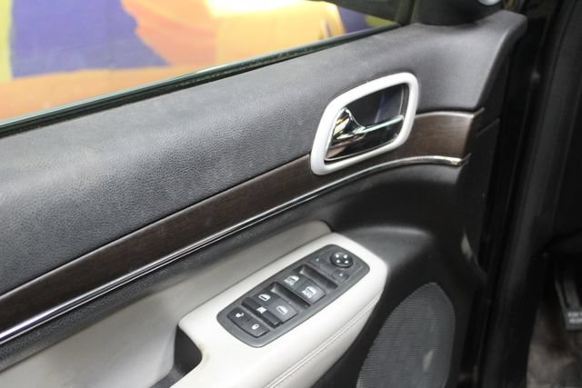 Used 2018 Jeep Grand Cherokee Limited AWD/4WD image 13