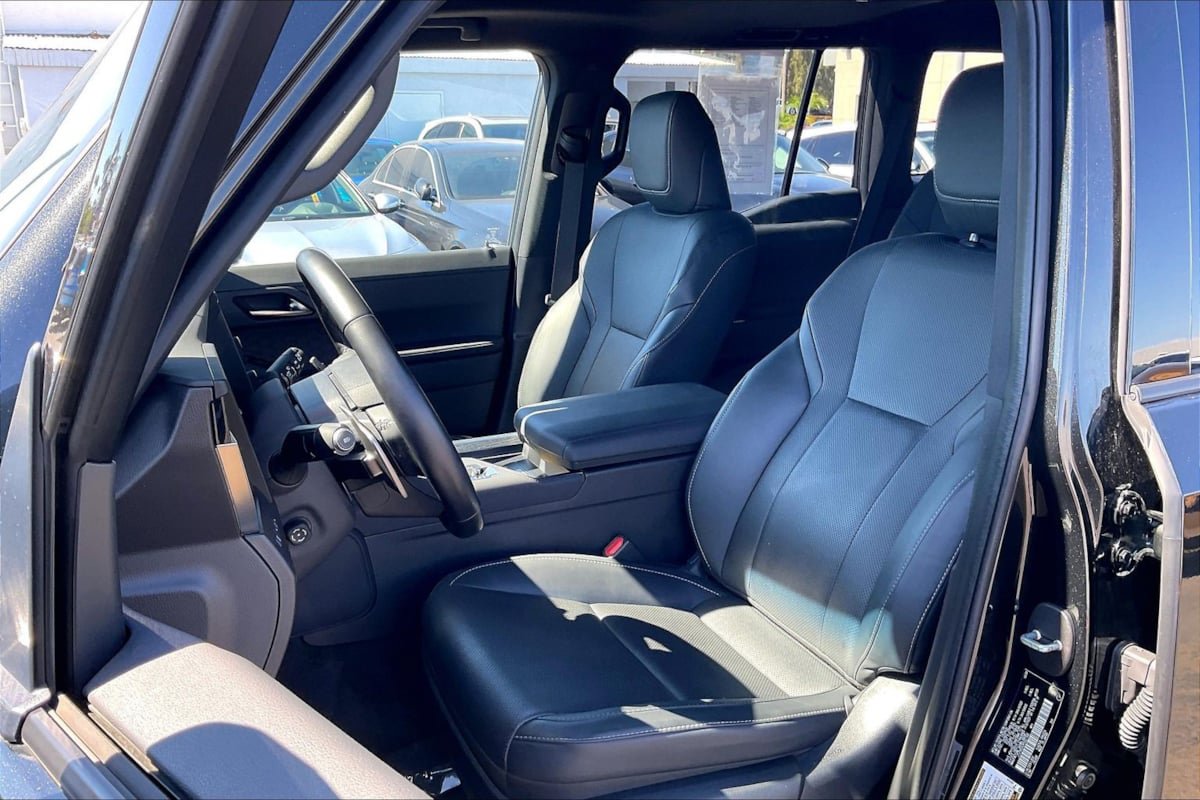 Used 2024 Lexus GX 550 w/ Accessory Package (Z1) AWD/4WD image 25