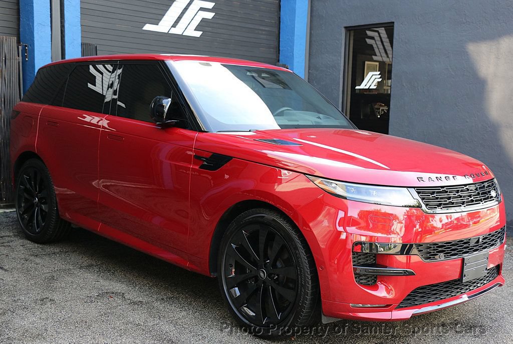 Used 2024 Land Rover Range Rover Sport Dynamic SE AWD/4WD image 3