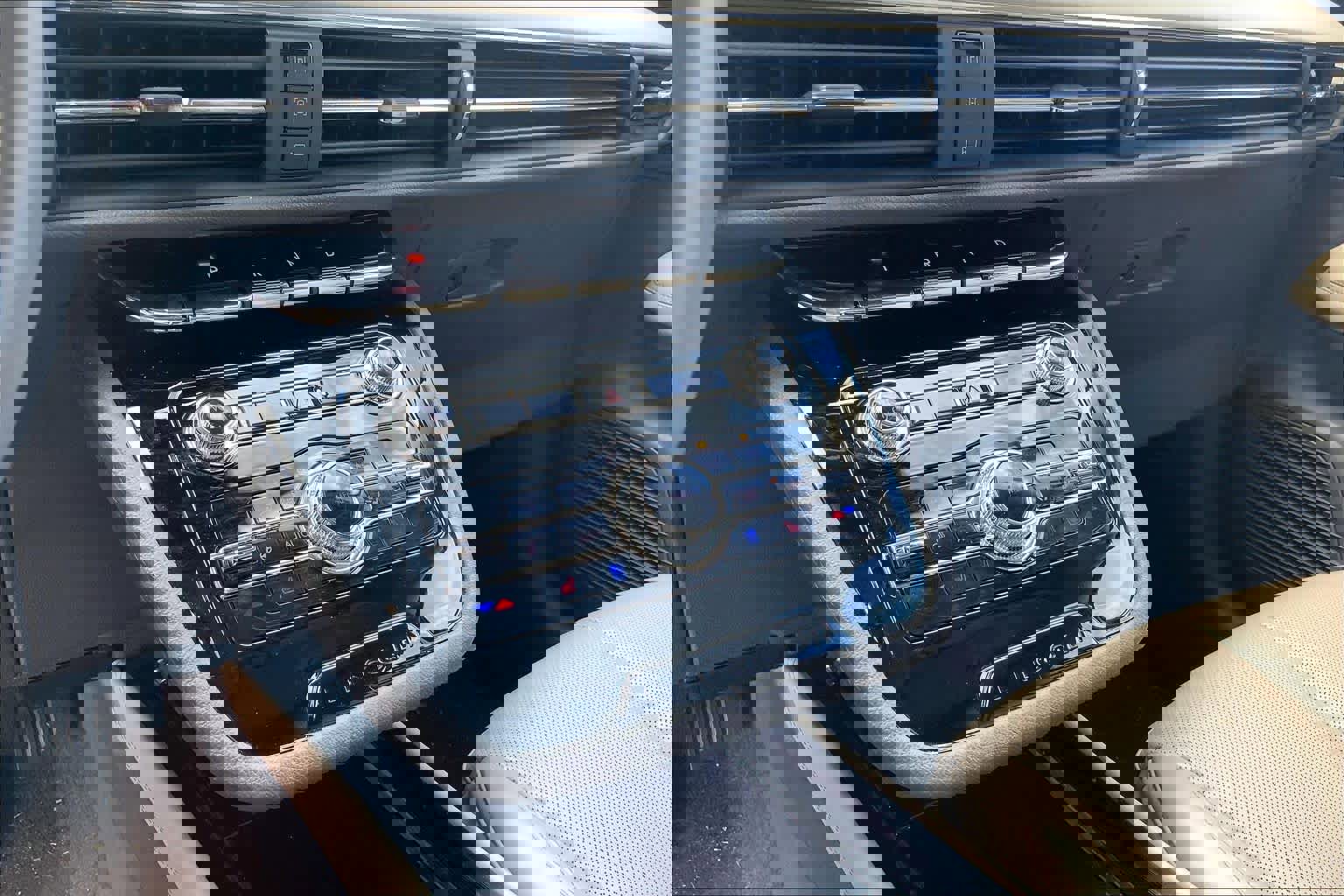 Used 2022 Lincoln Corsair FWD w/ Equipment Group 101A image 34