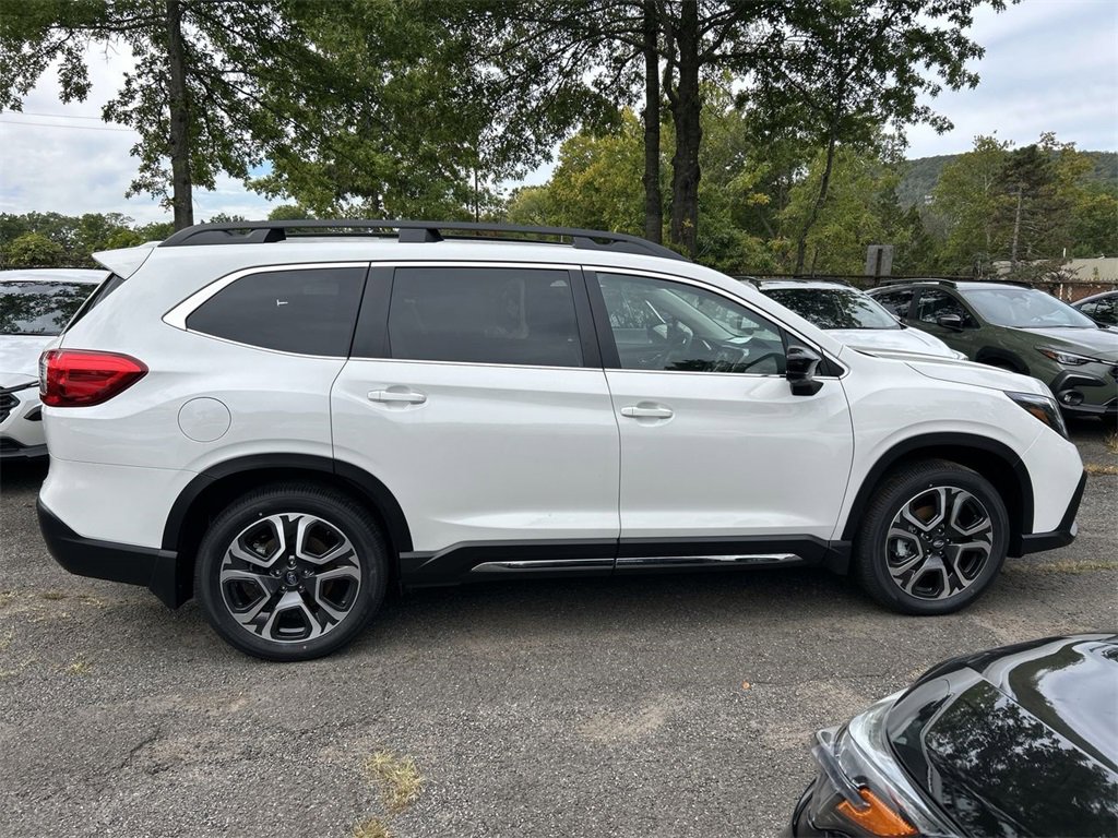 New 2025 Subaru Ascent Limited image 9
