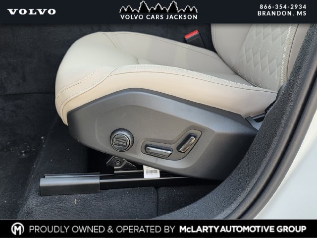 New 2026 Volvo XC60 B5 Plus w/ Protection Package Premier AWD/4WD image 11