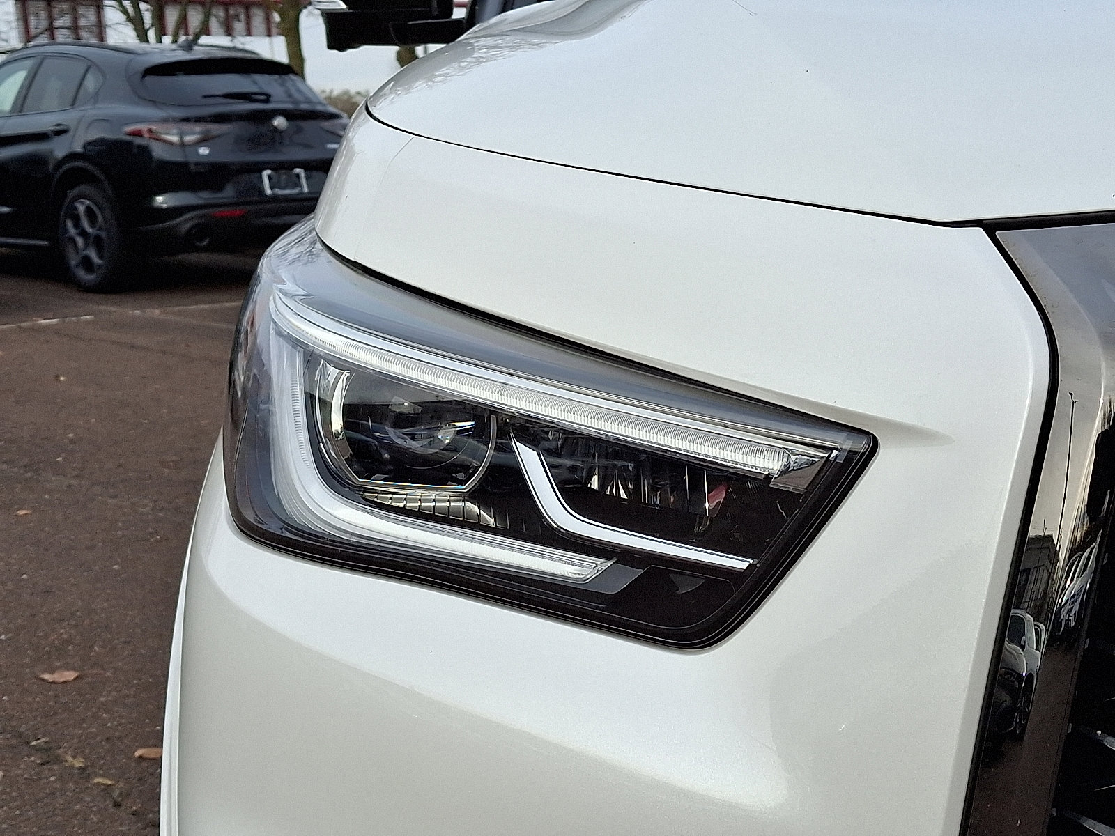 Used 2024 INFINITI QX80 Sensory image 9