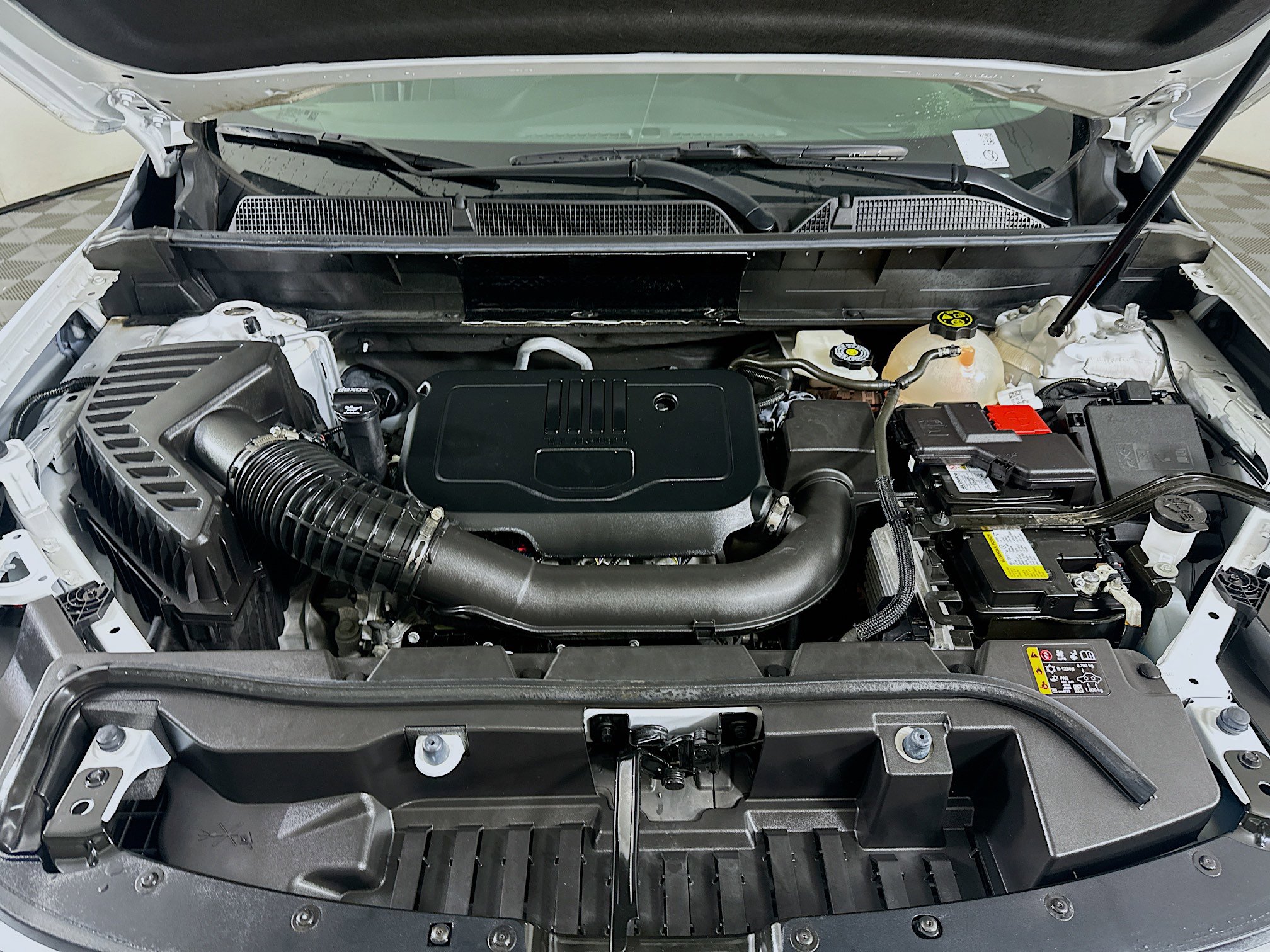 Used 2023 GMC Acadia SLE w/ Driver Convenience Package image 36