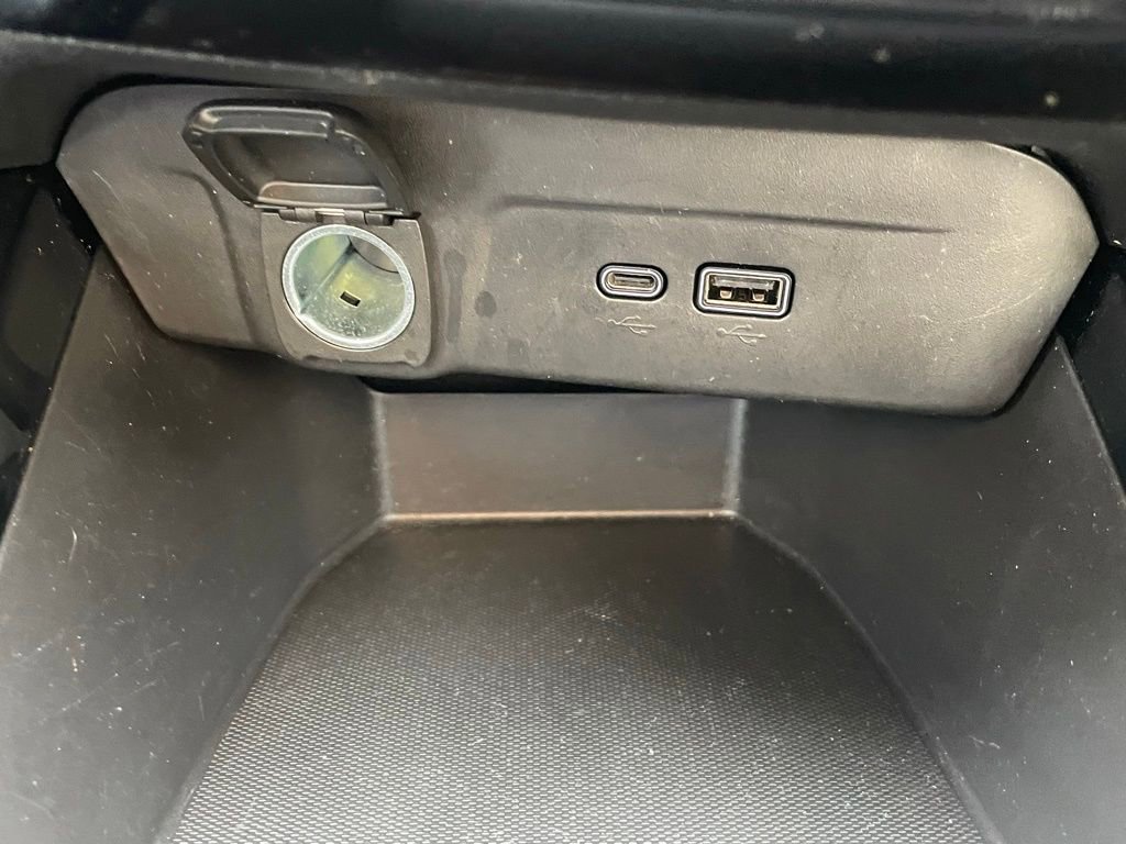 Certified 2025 Chevrolet Trax LT w/ LT Convenience Package image 31