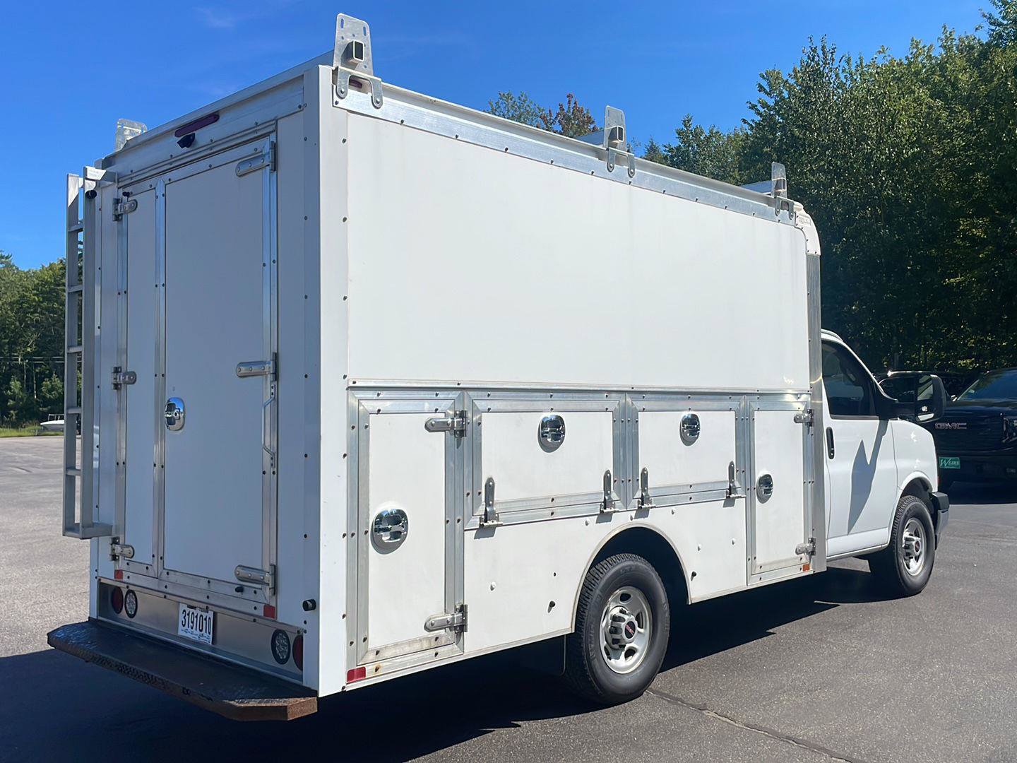 Used 2020 GMC Savana 3500 w/ Power Convenience Package RWD image 6