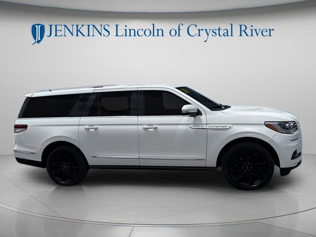 Certified 2024 Lincoln Navigator L Reserve AWD/4WD image 2
