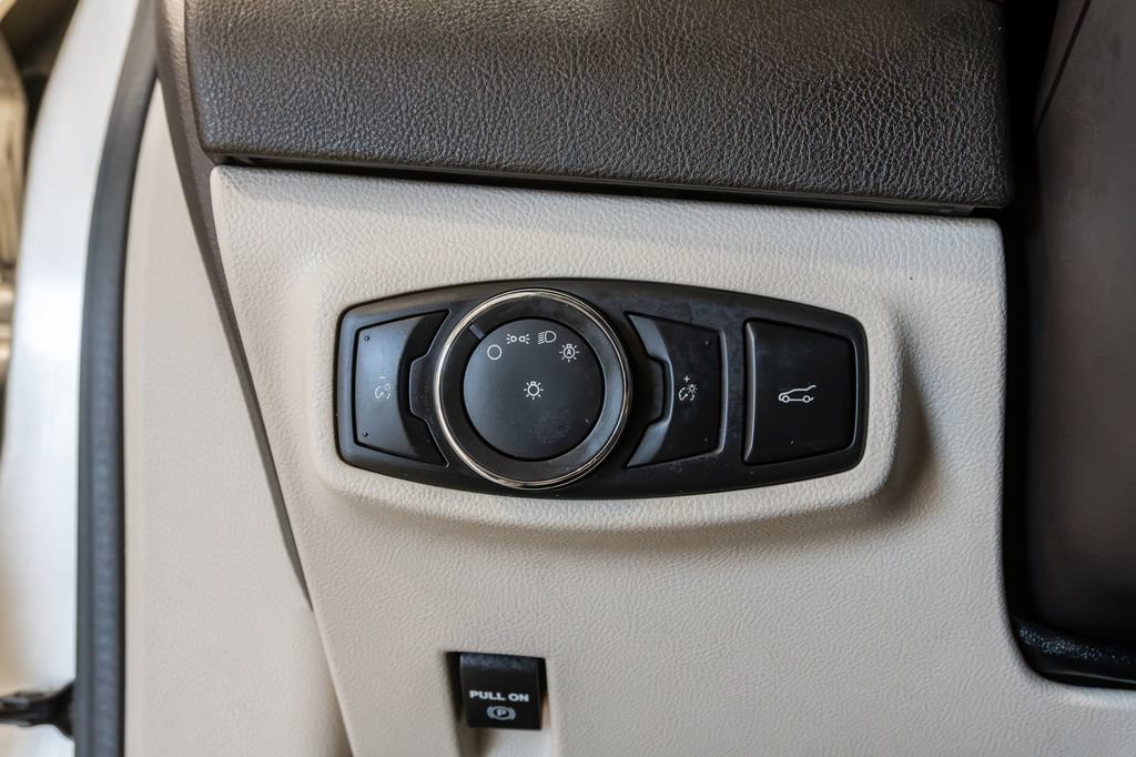 Used 2017 Lincoln MKC Premiere FWD image 13