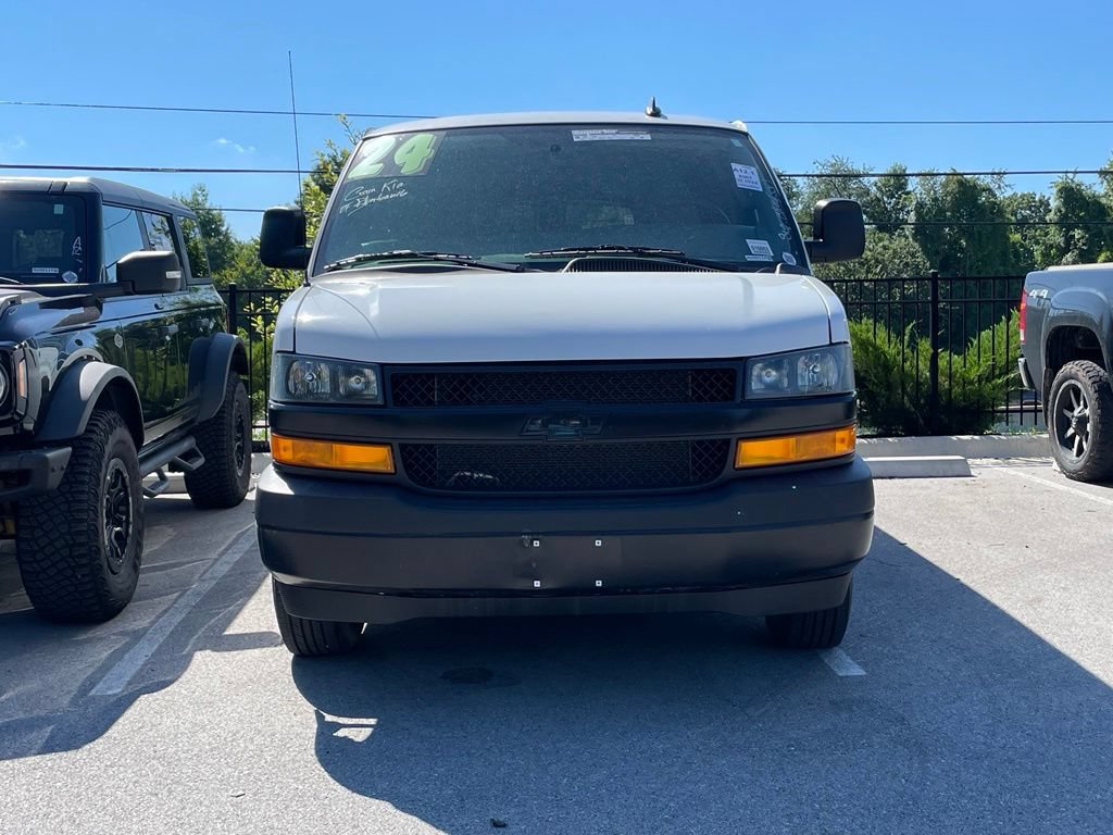 Used 2024 Chevrolet Express 3500 LS RWD image 2