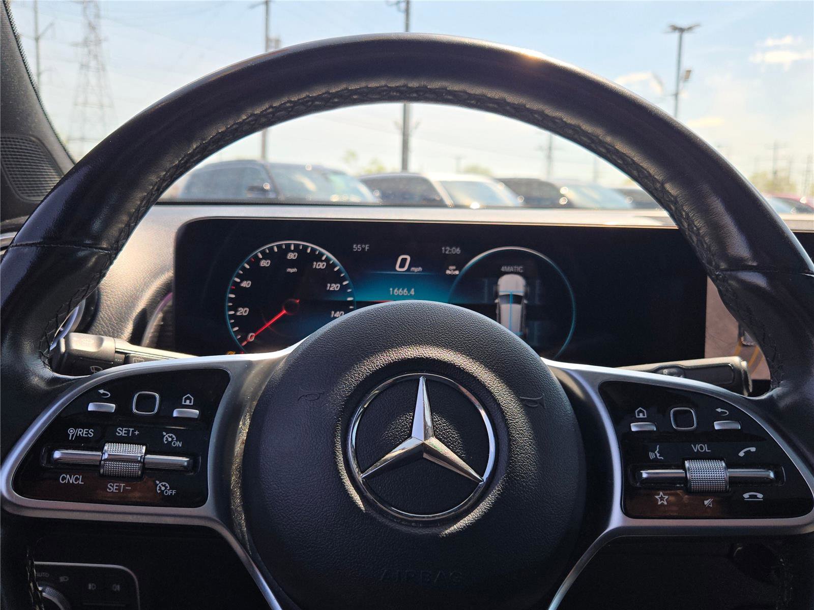 Used 2023 Mercedes-Benz GLB 250 4MATIC w/ Premium Package image 35