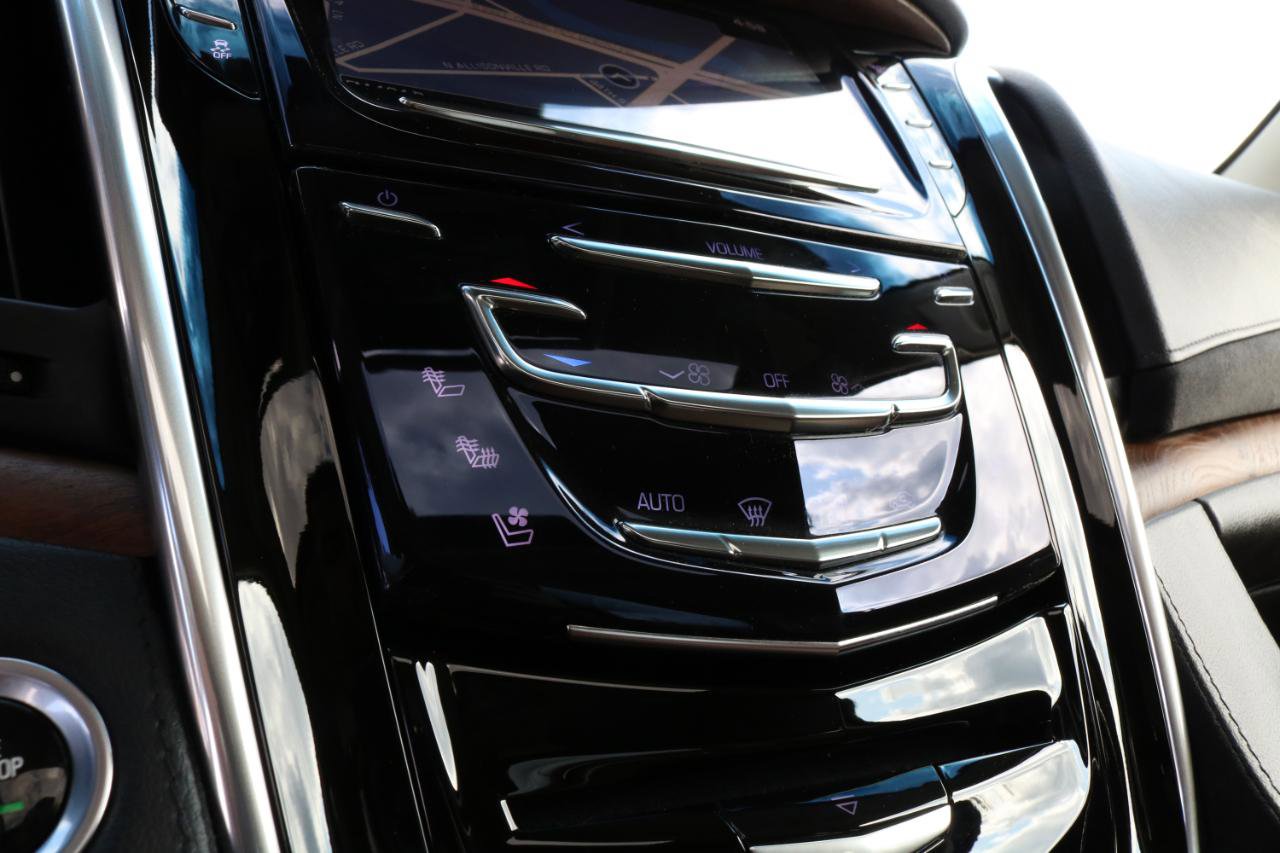 Used 2018 Cadillac Escalade ESV Luxury AWD/4WD image 33