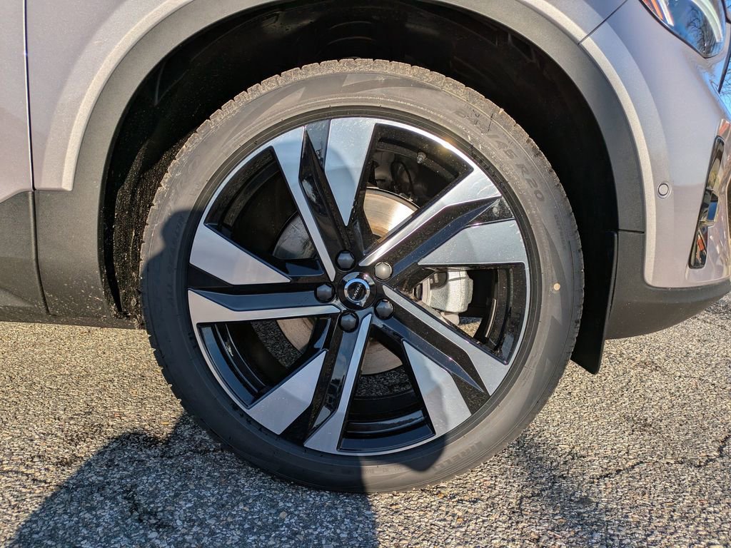 New 2026 Volvo XC40 B5 Plus w/ Climate Package image 11