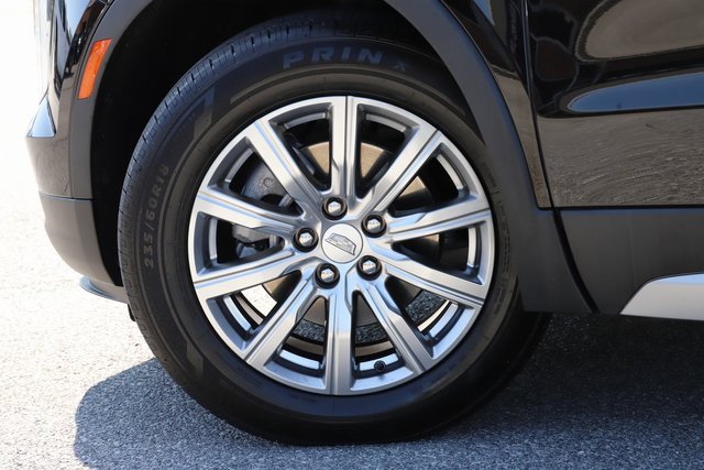 Used 2022 Cadillac XT4 Premium Luxury w/ Safety Alert Package image 6