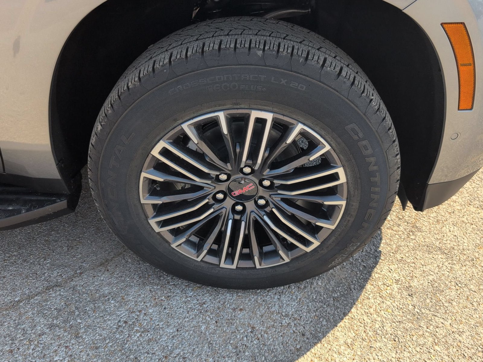 New 2026 GMC Yukon Elevation AWD/4WD image 31