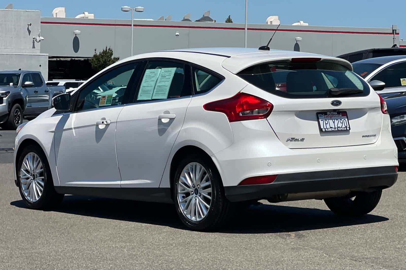 Used 2016 Ford Focus Titanium FWD image 7