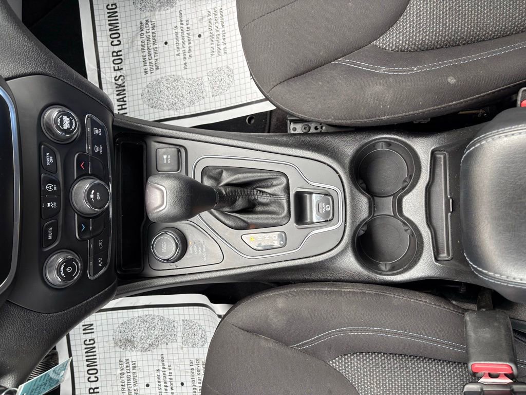 Used 2019 Jeep Cherokee Latitude w/ Popular Appearance Group image 34