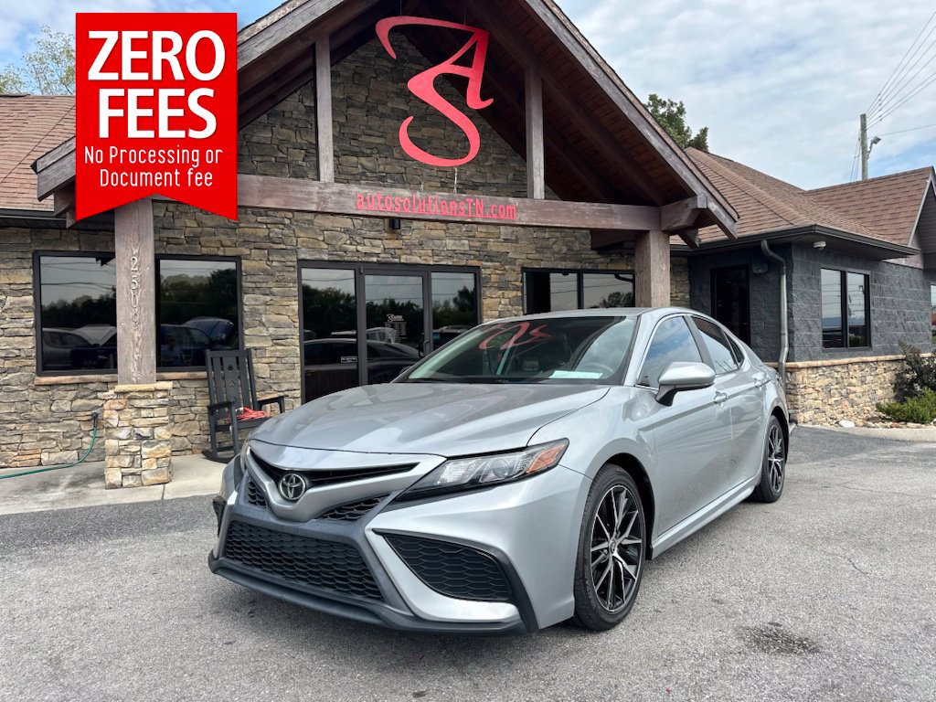 Used 2021 Toyota Camry SE FWD image 1