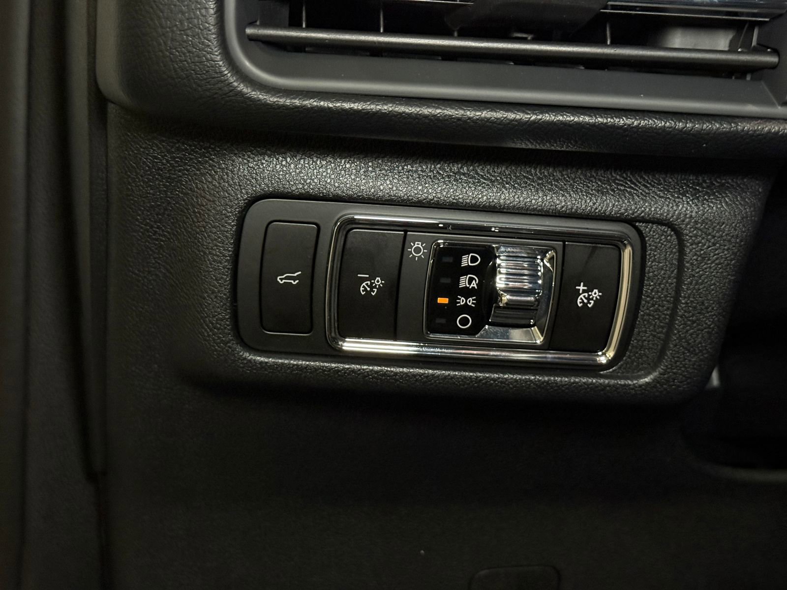 New 2026 Lincoln Corsair Premiere FWD image 30