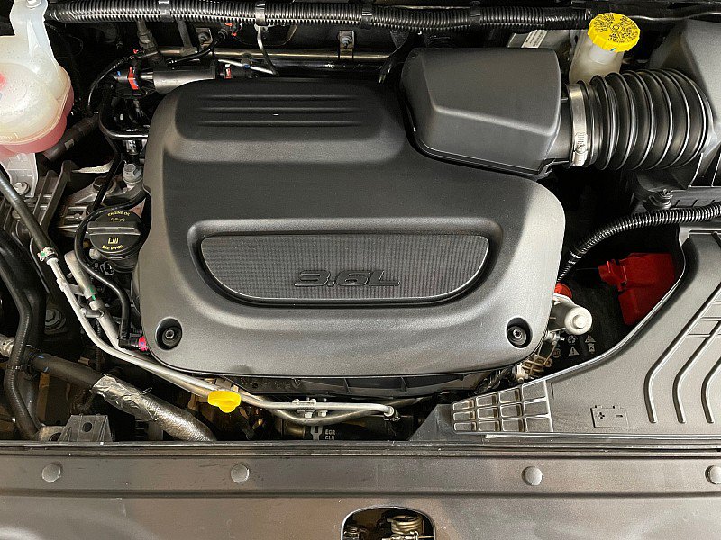 Used 2025 Chrysler Pacifica Pinnacle FWD image 35