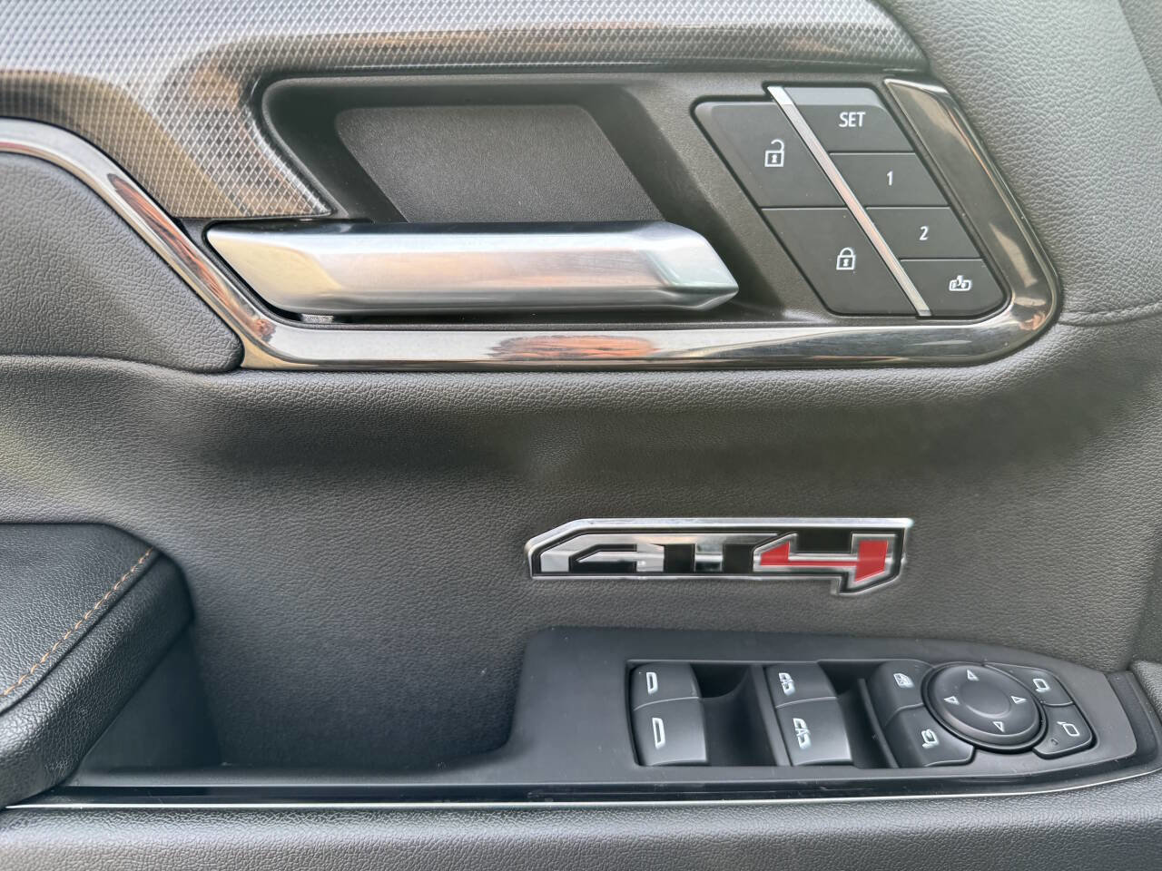 Used 2024 GMC Sierra 1500 AT4 w/ Technology Package image 26