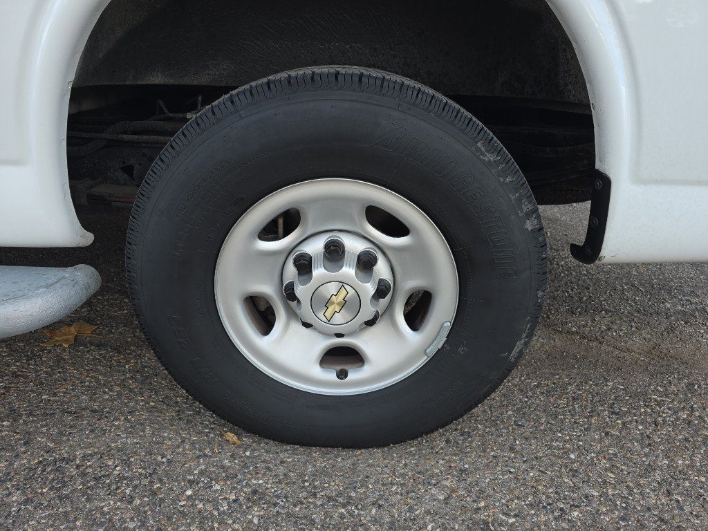 Used 2024 Chevrolet Express 2500 w/ Driver Convenience Package image 31