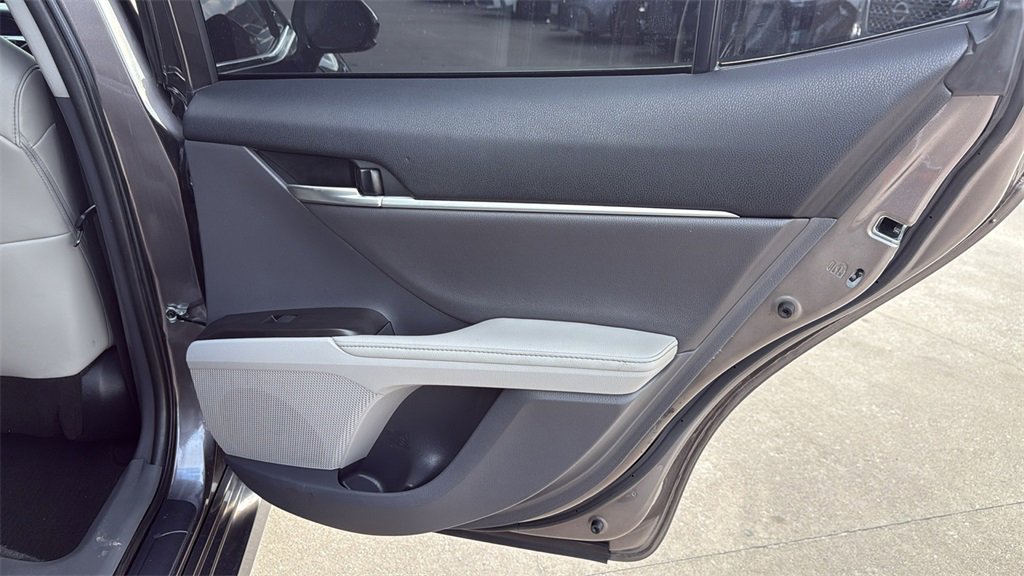 Used 2023 Toyota Camry XLE image 28