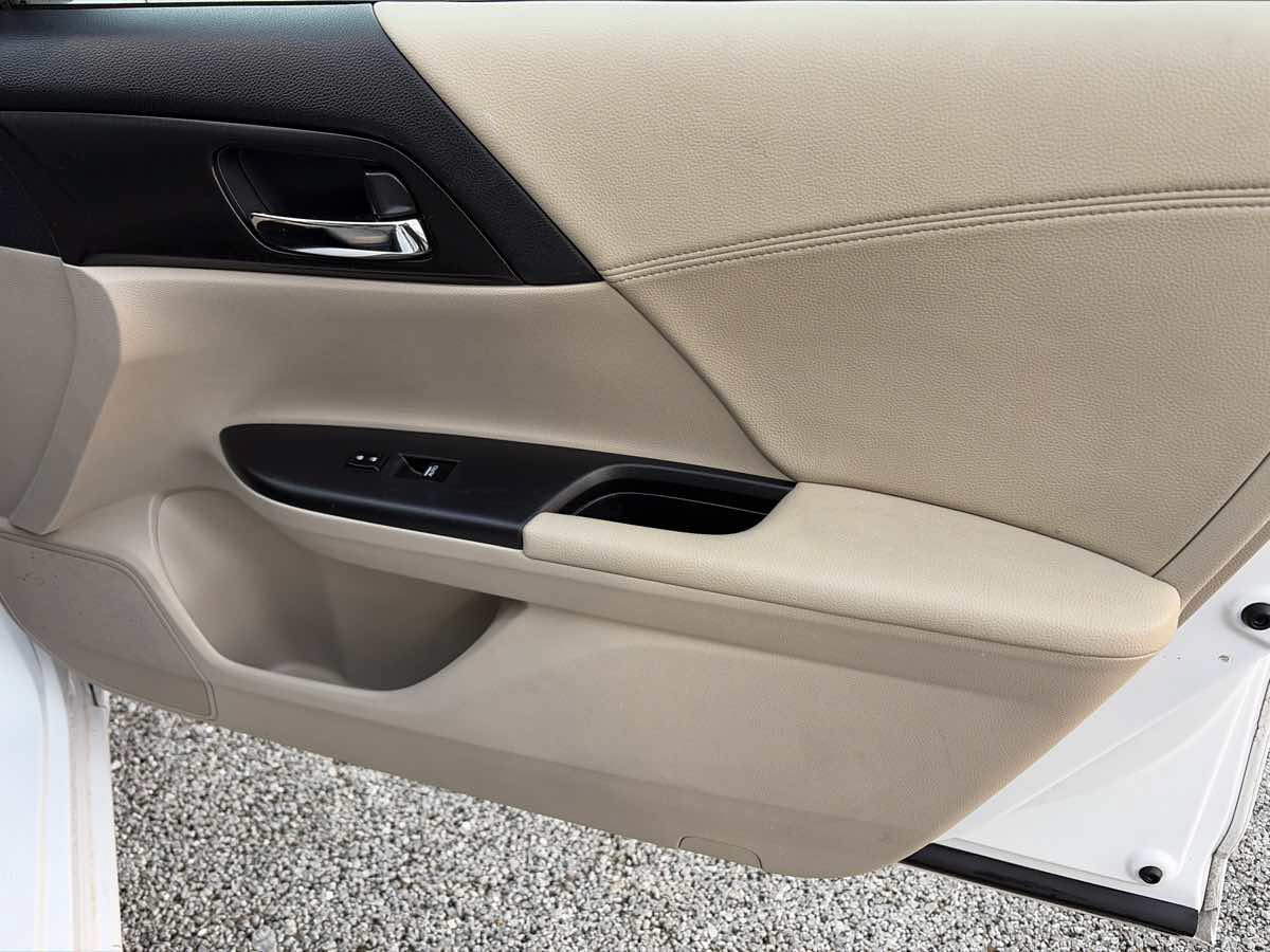Used 2013 Honda Accord EX-L image 25