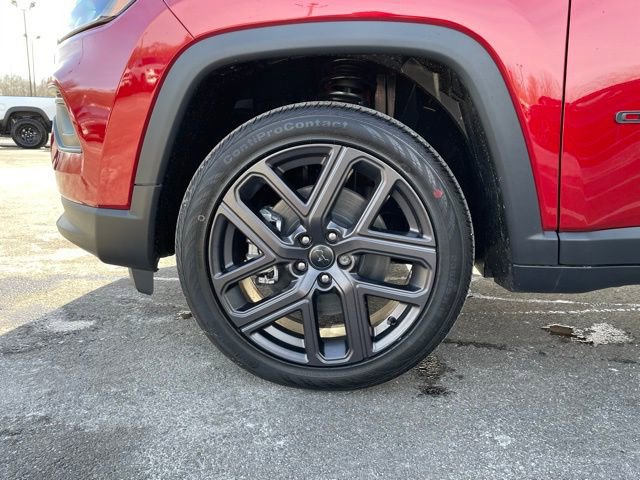 New 2026 Jeep Compass Latitude AWD/4WD image 28