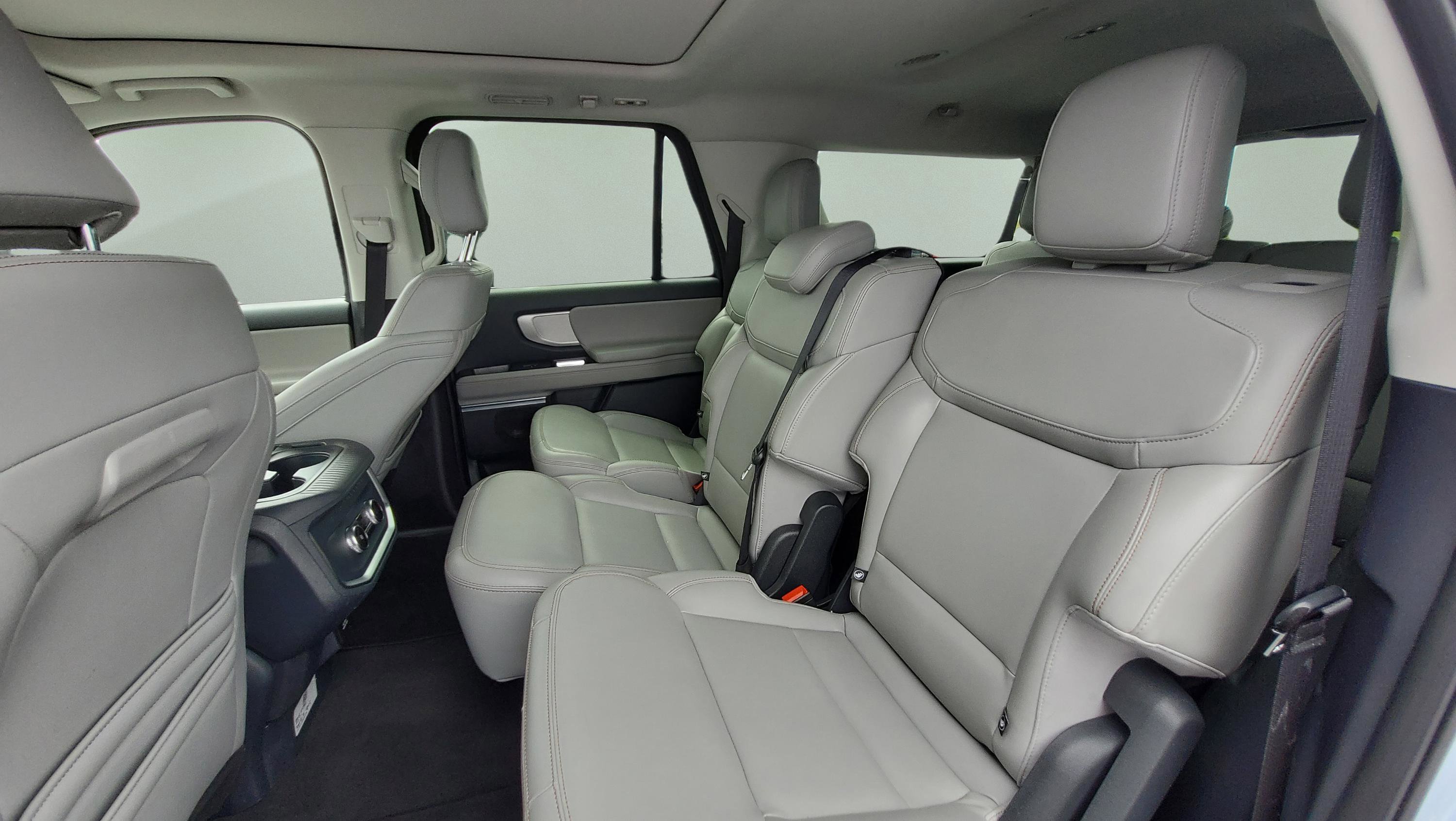 Used 2025 Ford Expedition Max Active AWD/4WD image 18
