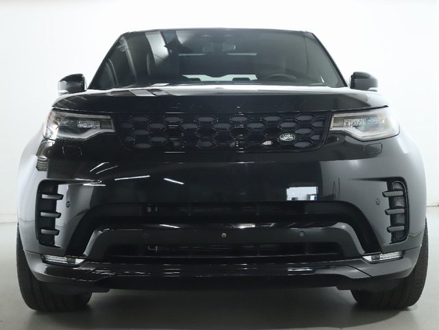 Used 2025 Land Rover Discovery Dynamic SE AWD/4WD image 11