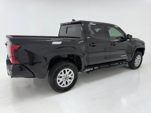 Used 2025 Toyota Tacoma SR5 w/ SR5 Upgrade Package image 41