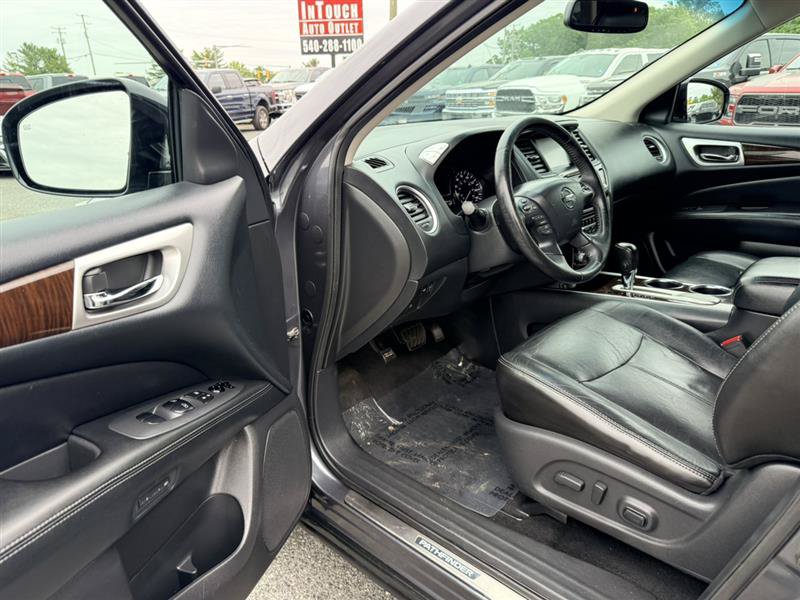 Used 2013 Nissan Pathfinder SL w/ Cargo Pkg FWD image 28