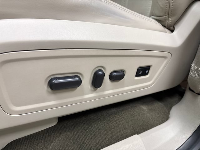 Used 2016 Lincoln Navigator Select AWD/4WD image 33