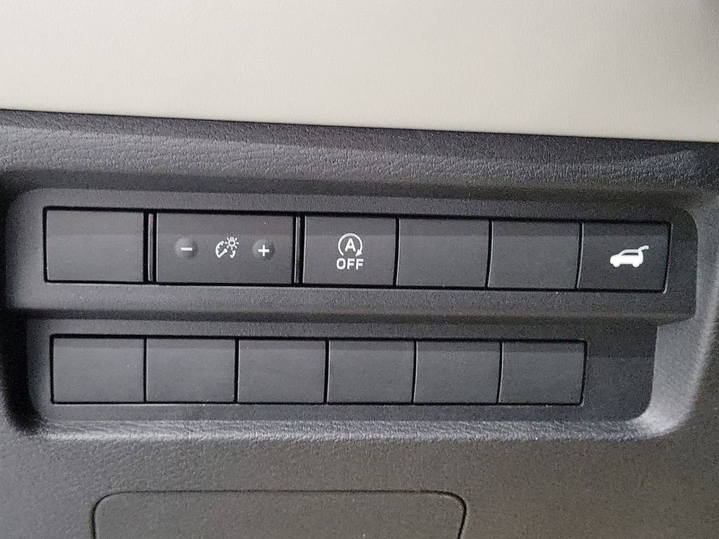 New 2026 Mitsubishi Outlander SE image 23