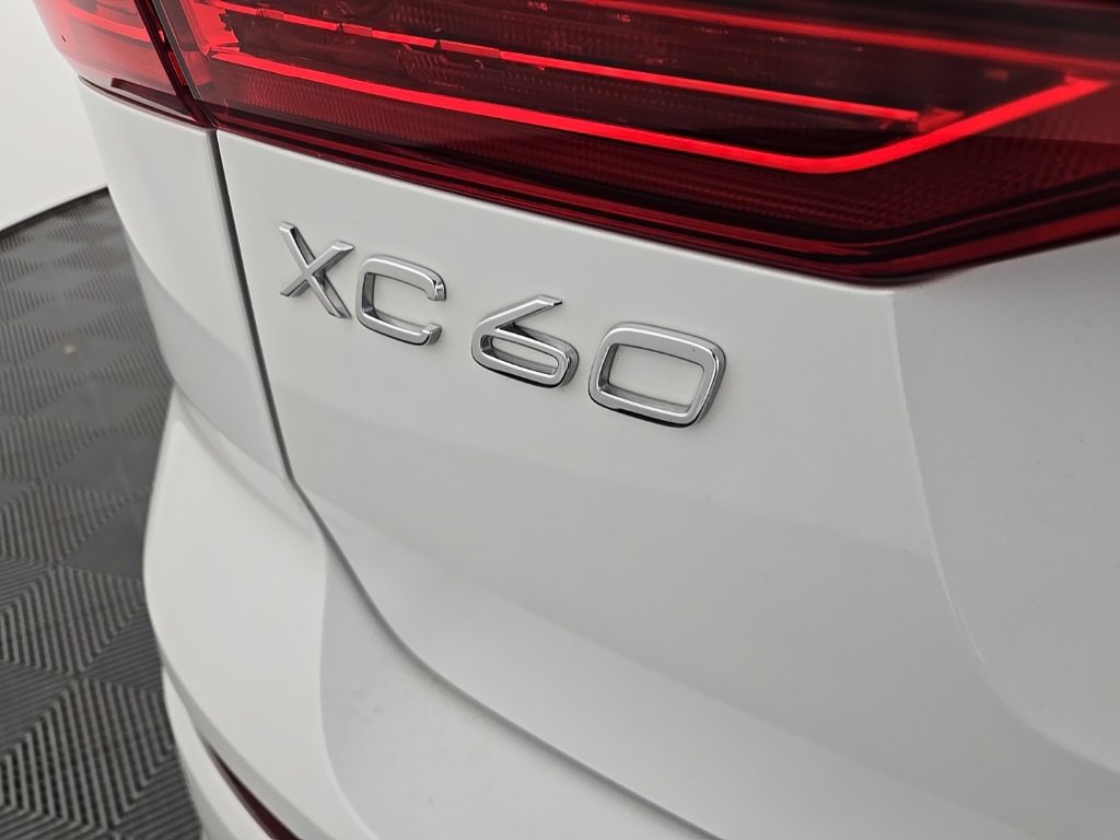 Certified 2023 Volvo XC60 B5 Plus w/ Climate Package image 13