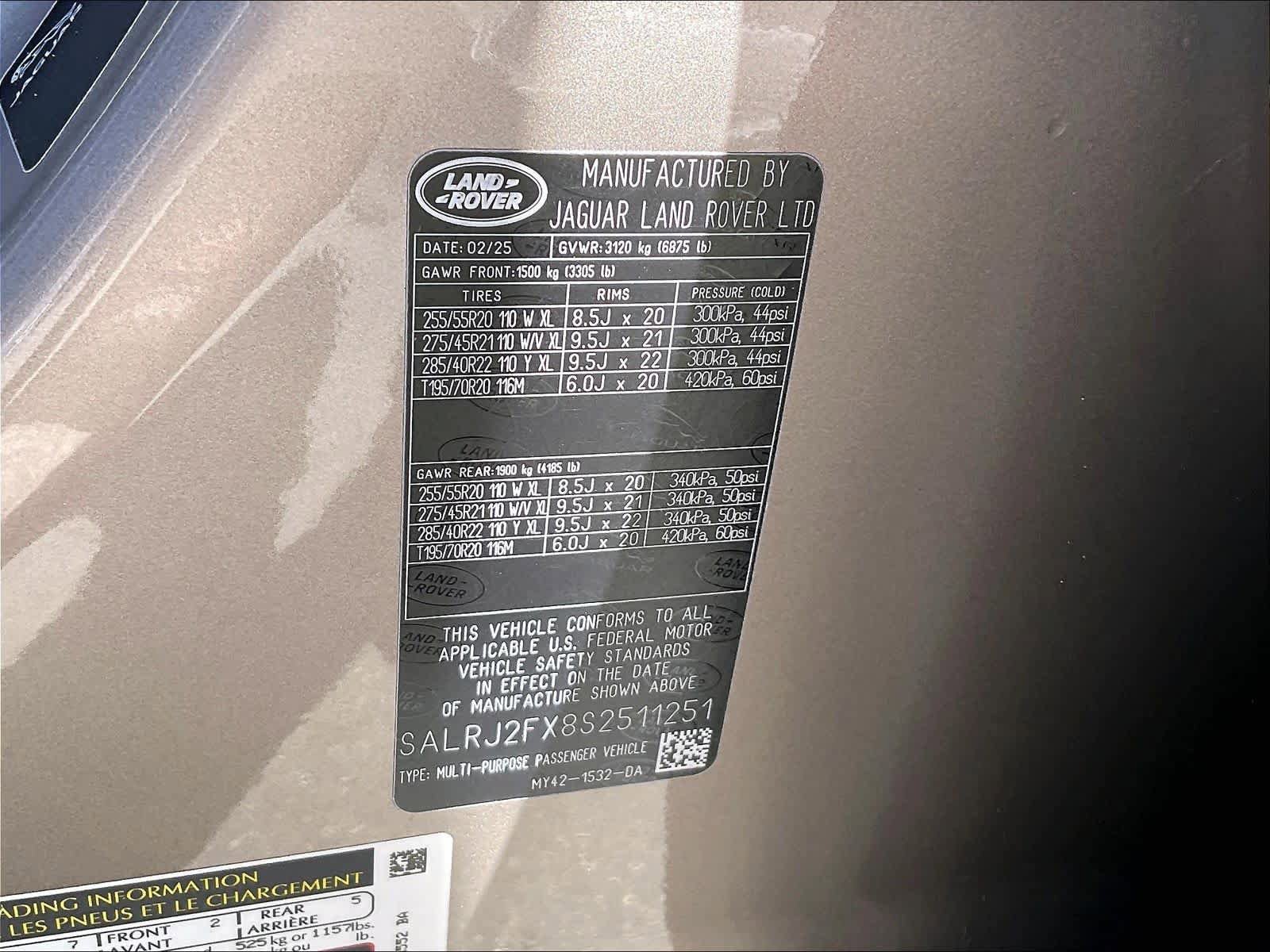Used 2025 Land Rover Discovery S AWD/4WD image 31