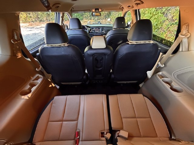 Used 2015 Kia Sedona SX FWD image 39
