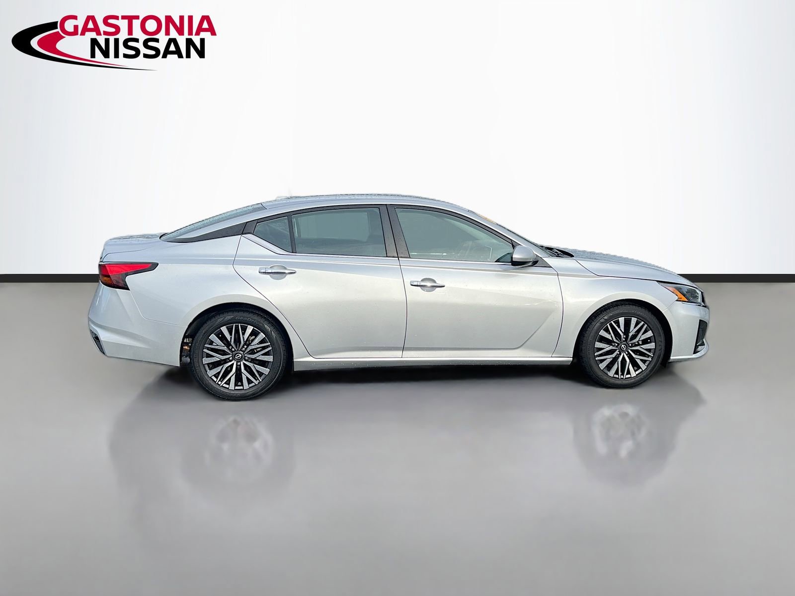 Used 2023 Nissan Altima 2.5 SV image 10