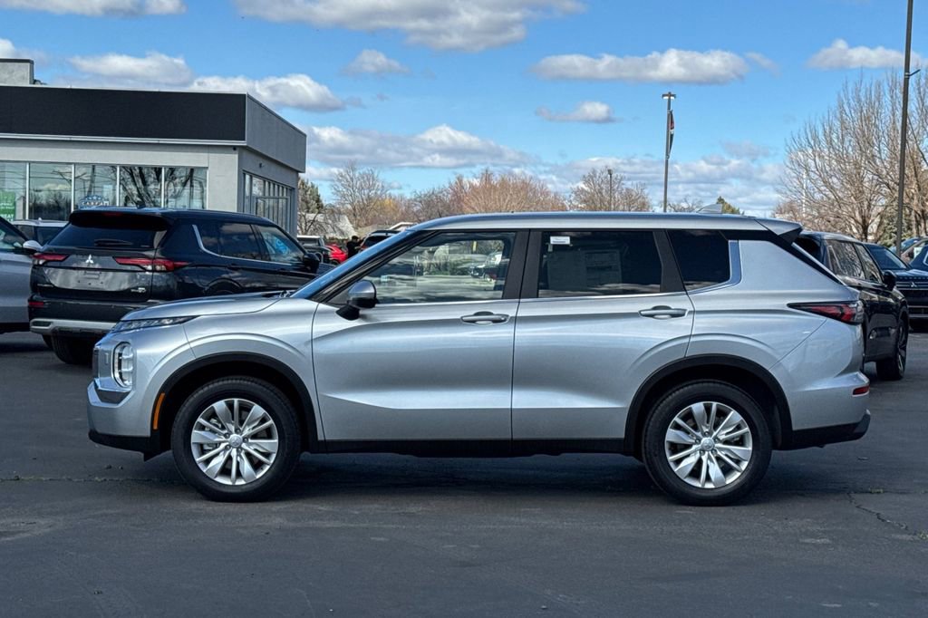 New 2026 Mitsubishi Outlander ES AWD/4WD image 7
