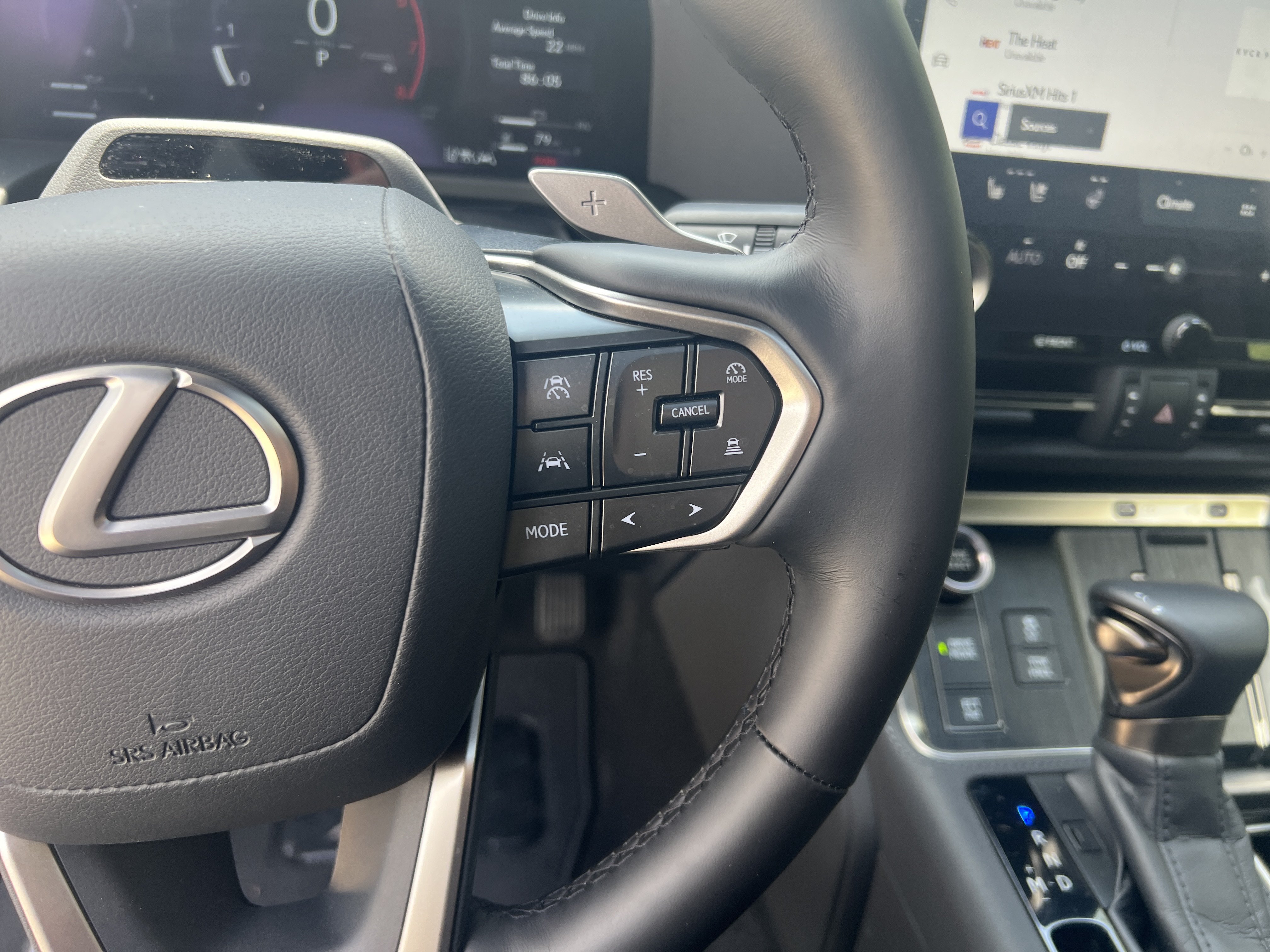 Used 2025 Lexus GX 550 w/ Accessory Package (31) AWD/4WD image 18