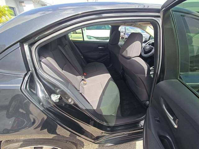 Used 2021 Toyota Corolla LE FWD image 18
