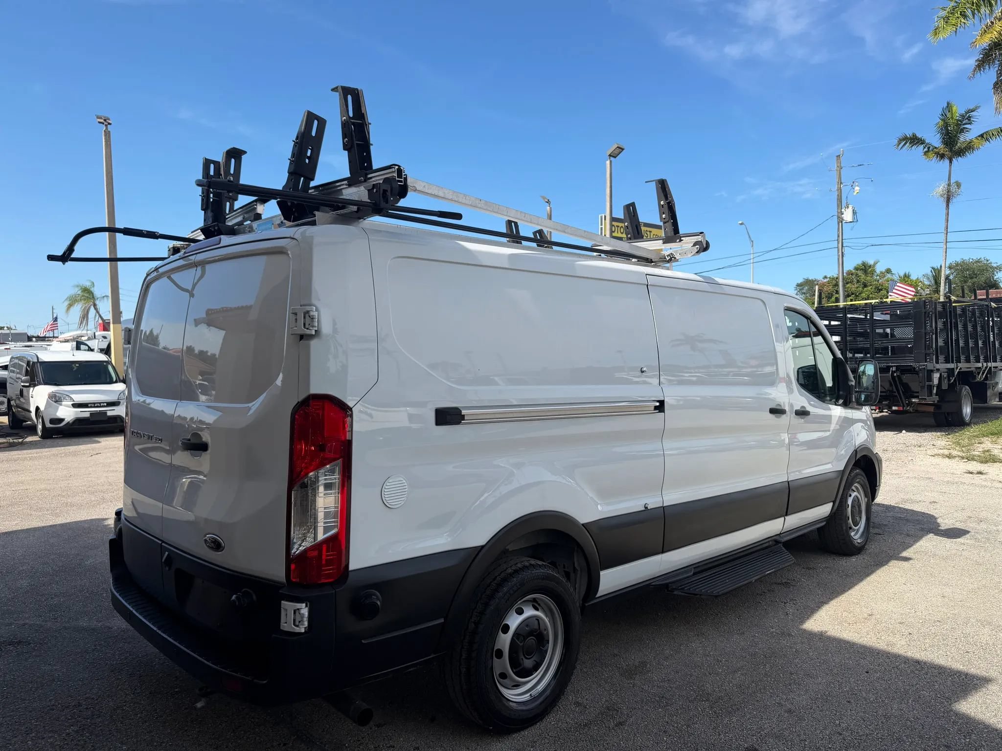 Used 2024 Ford Transit 350 148 Low Roof w/ Fleet Fuel Economy Package RWD image 7