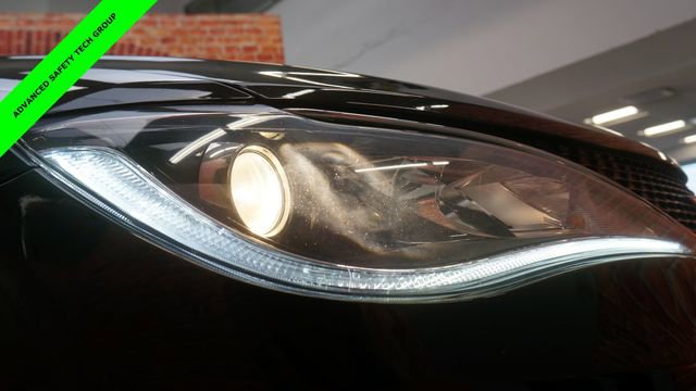 Used 2019 Chrysler Pacifica Touring-L w/ Advanced Safetytec Group image 64