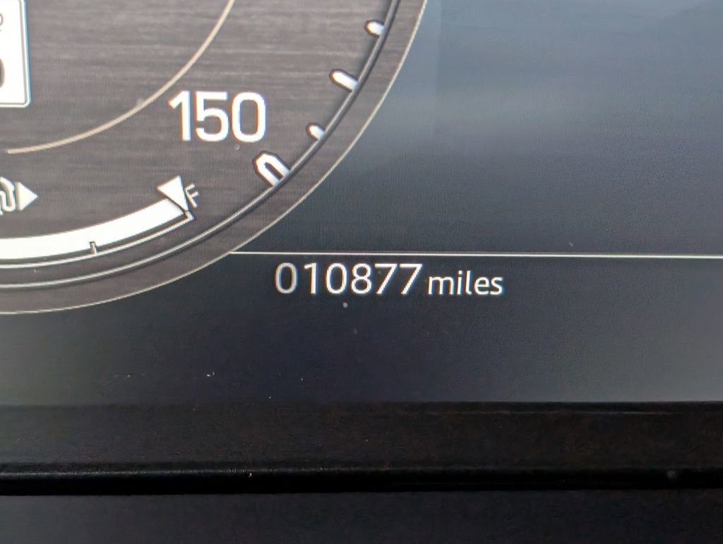 Used 2024 Land Rover Defender 130 S image 25