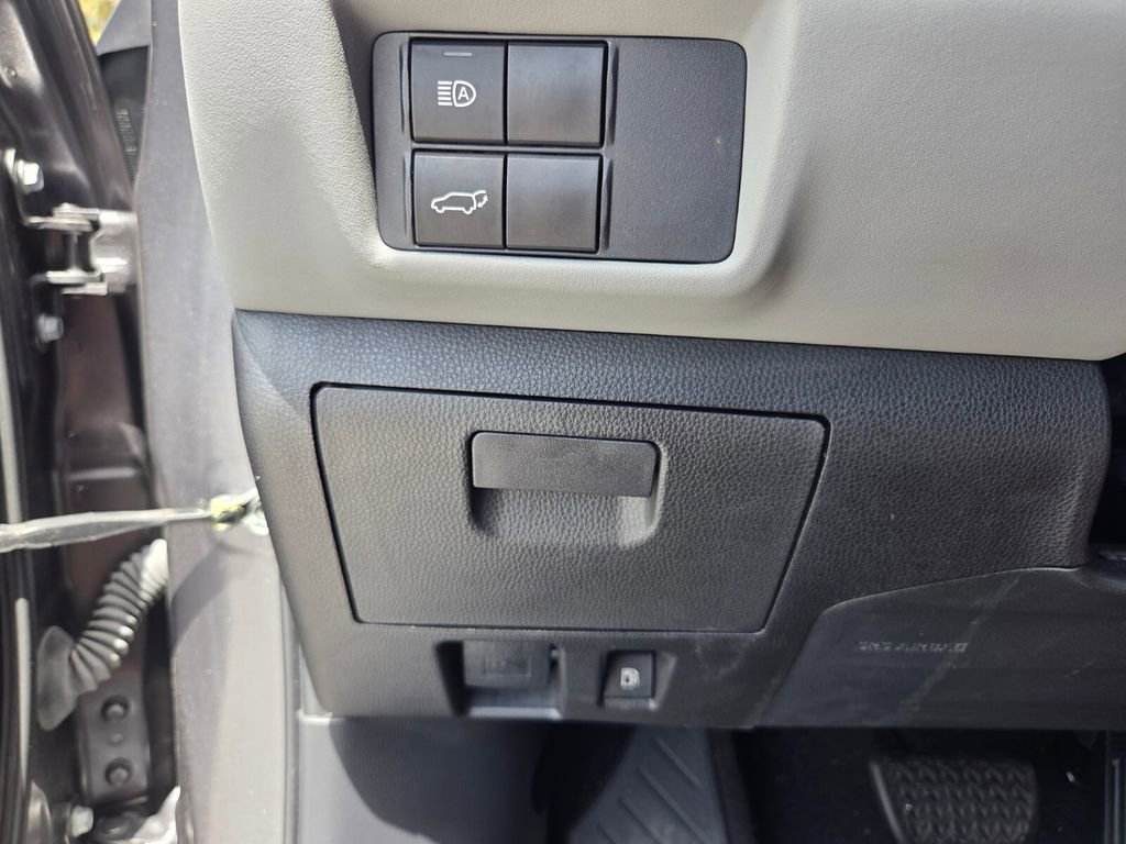 Used 2022 Toyota Highlander XLE image 21