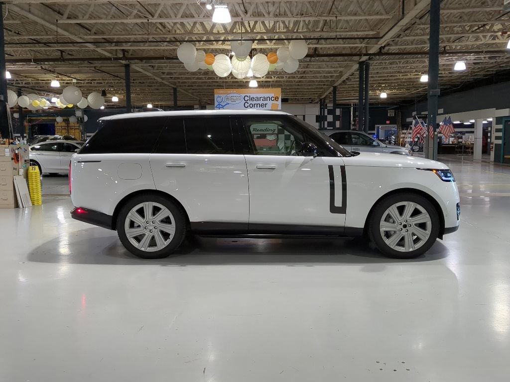 Used 2023 Land Rover Range Rover SE AWD/4WD image 7