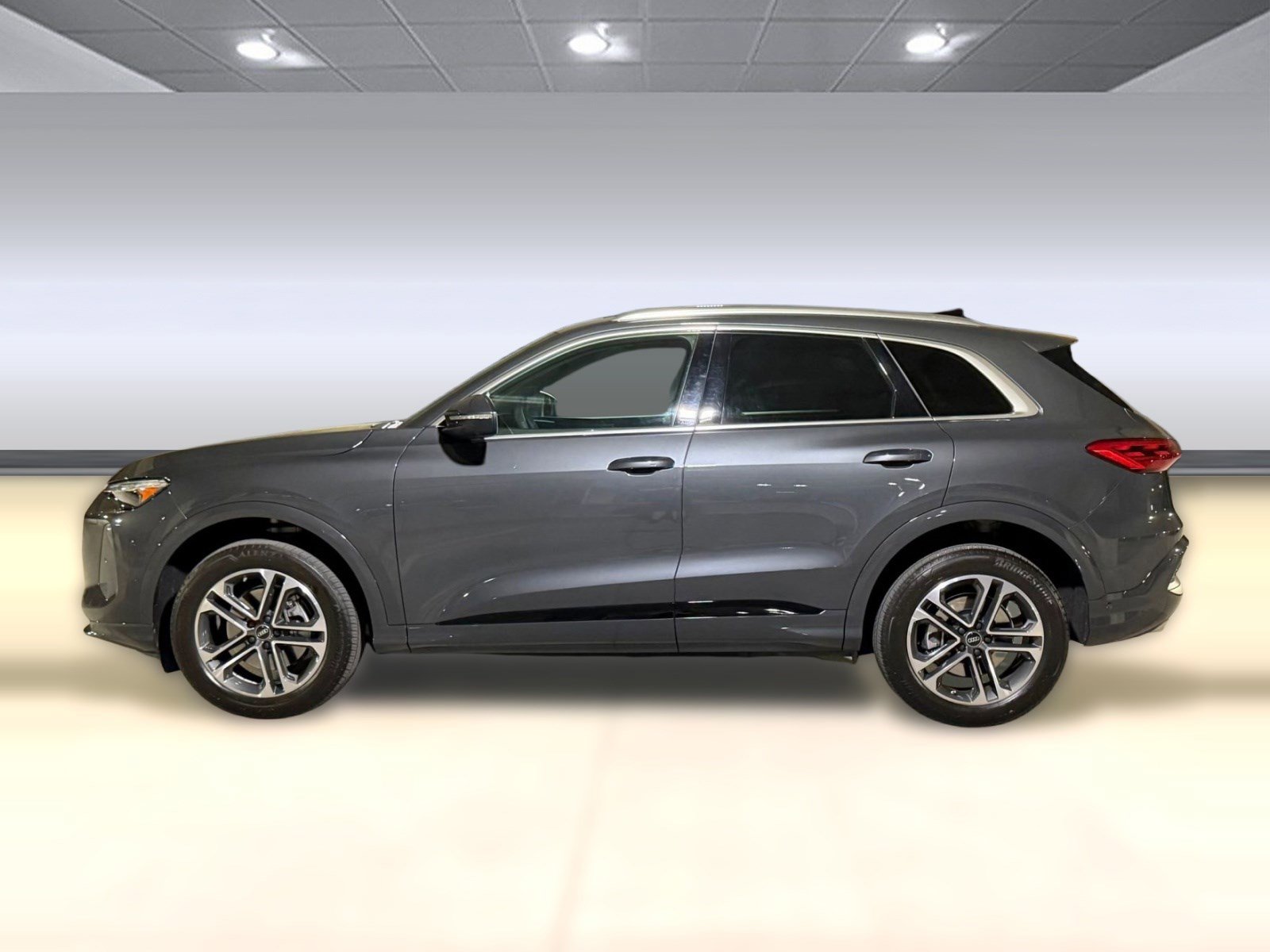 Certified 2025 Audi Q5 Premium Plus w/ Premium Plus image 2